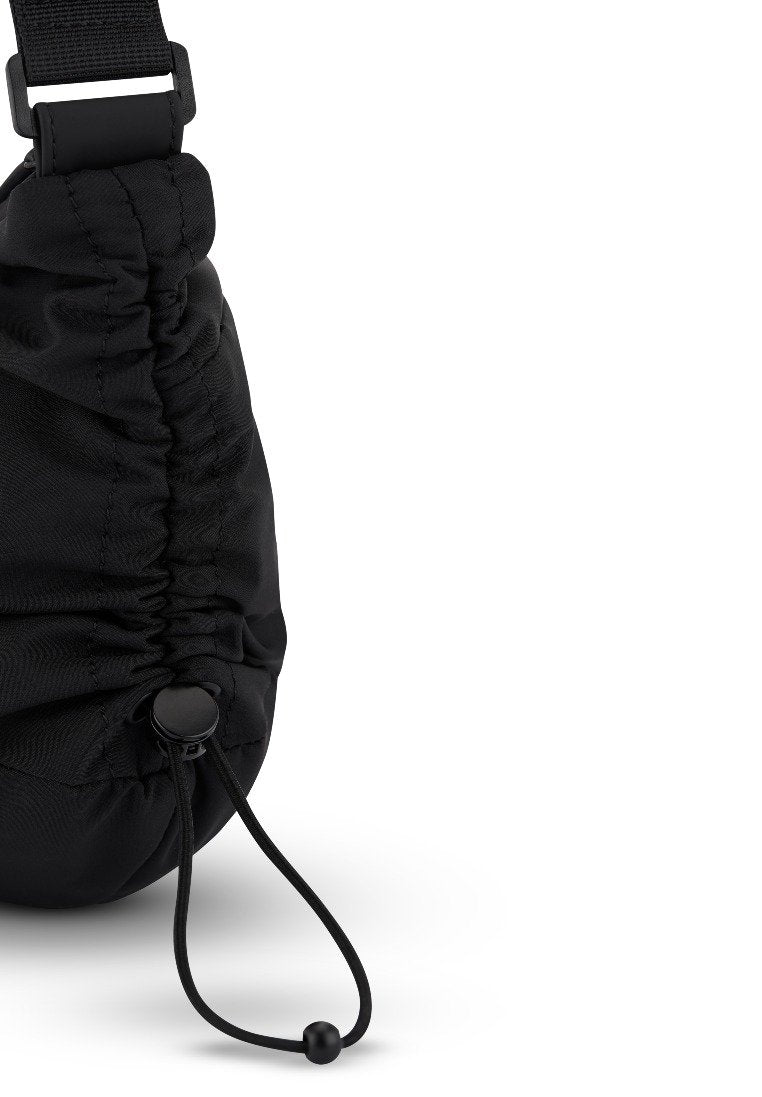 Skara Small - All Black