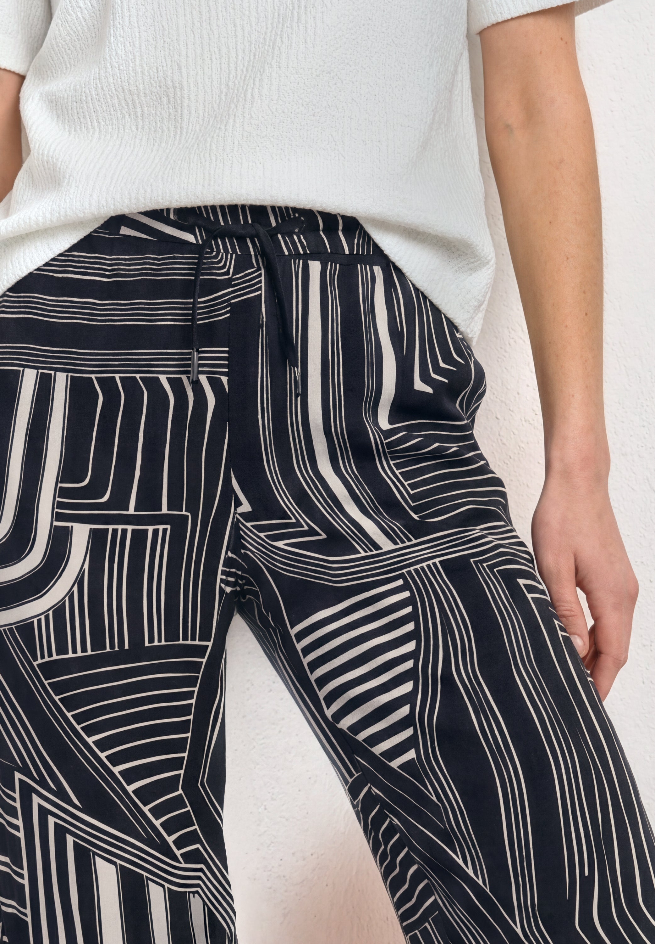 Street One Damen Hosen Darkest B