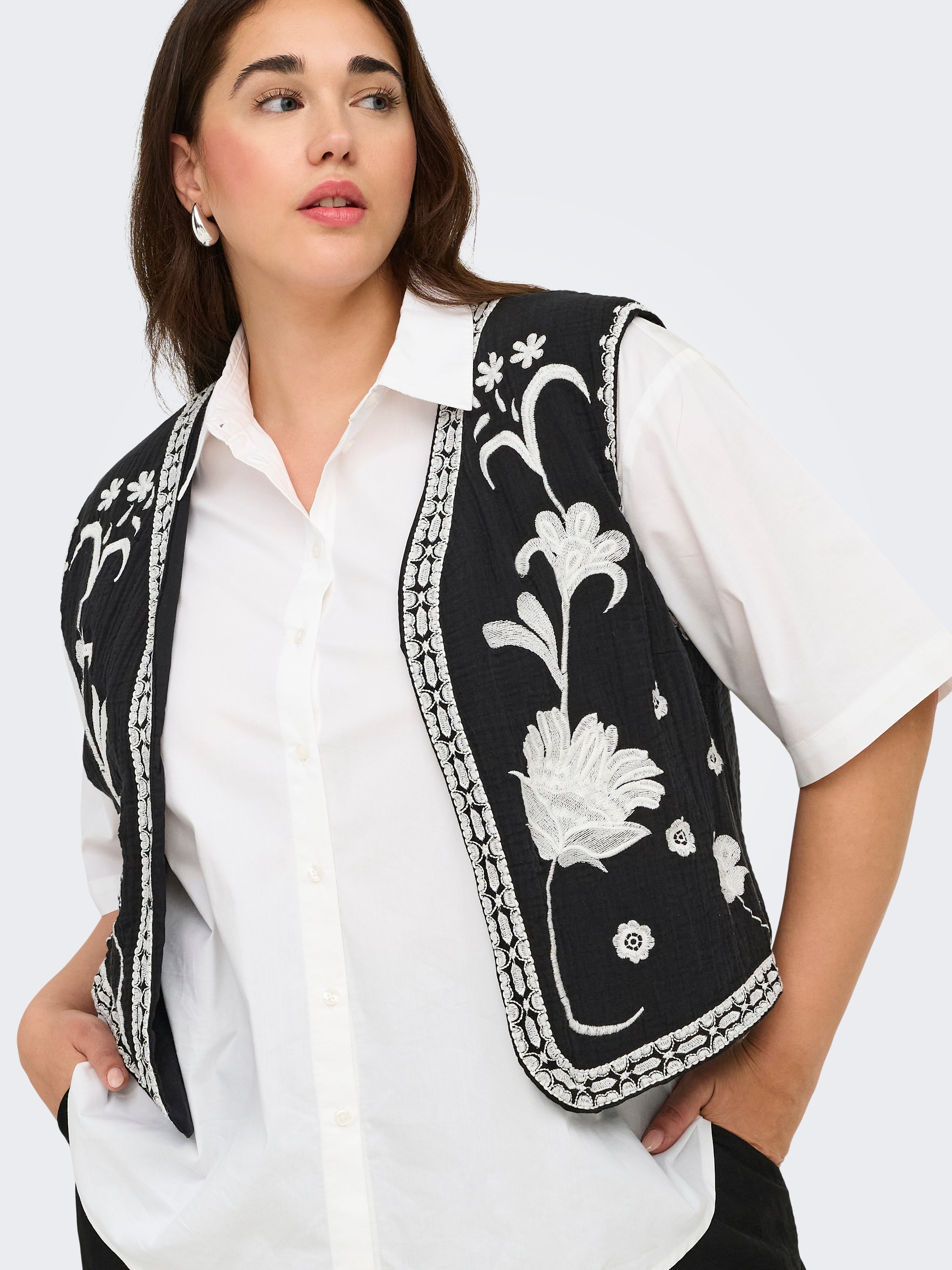 Only Caramkoma Damen Strickjacken Black/White Emb