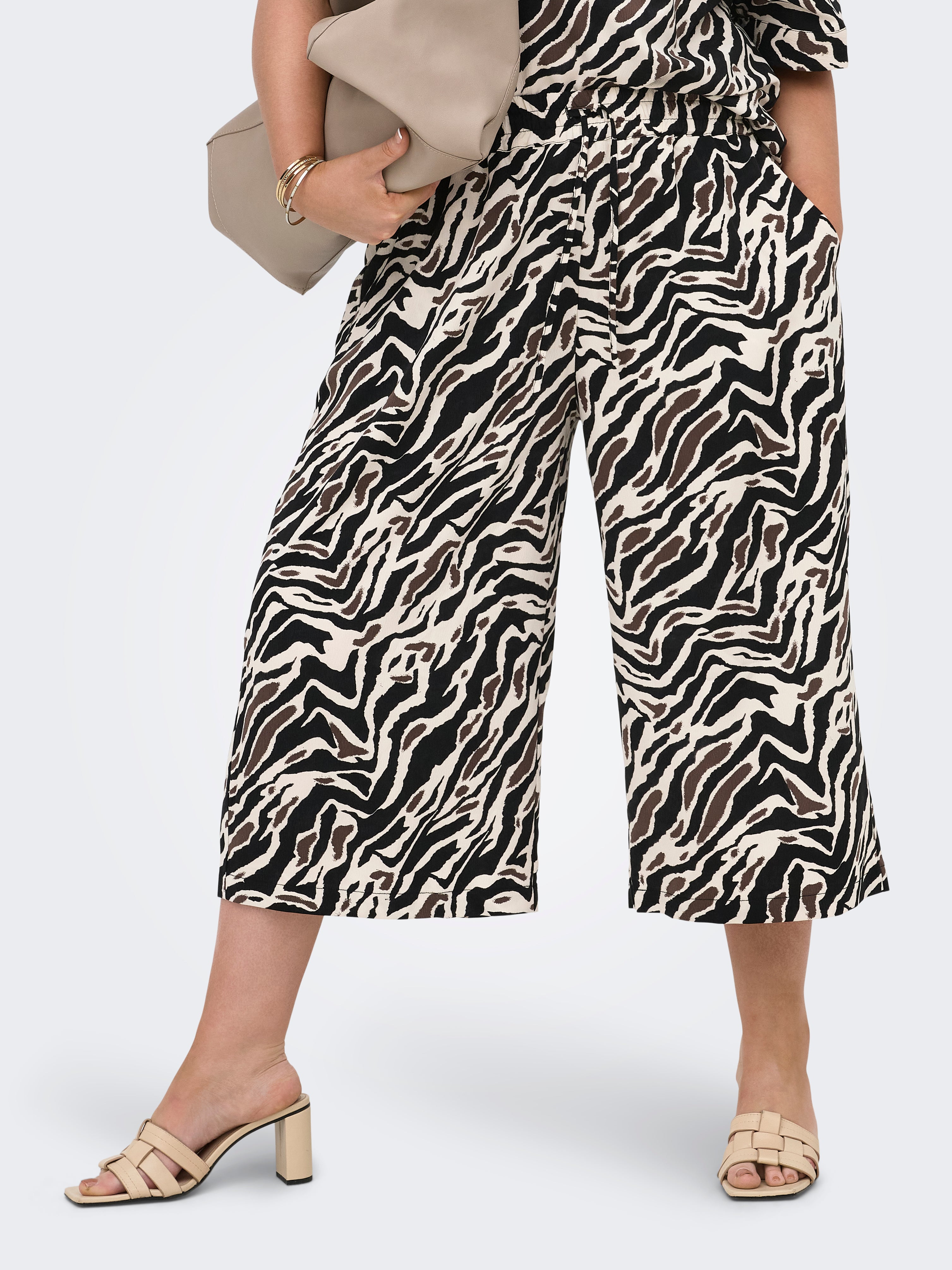 Only Carmakoma Damen Hosen Black/Graphic A