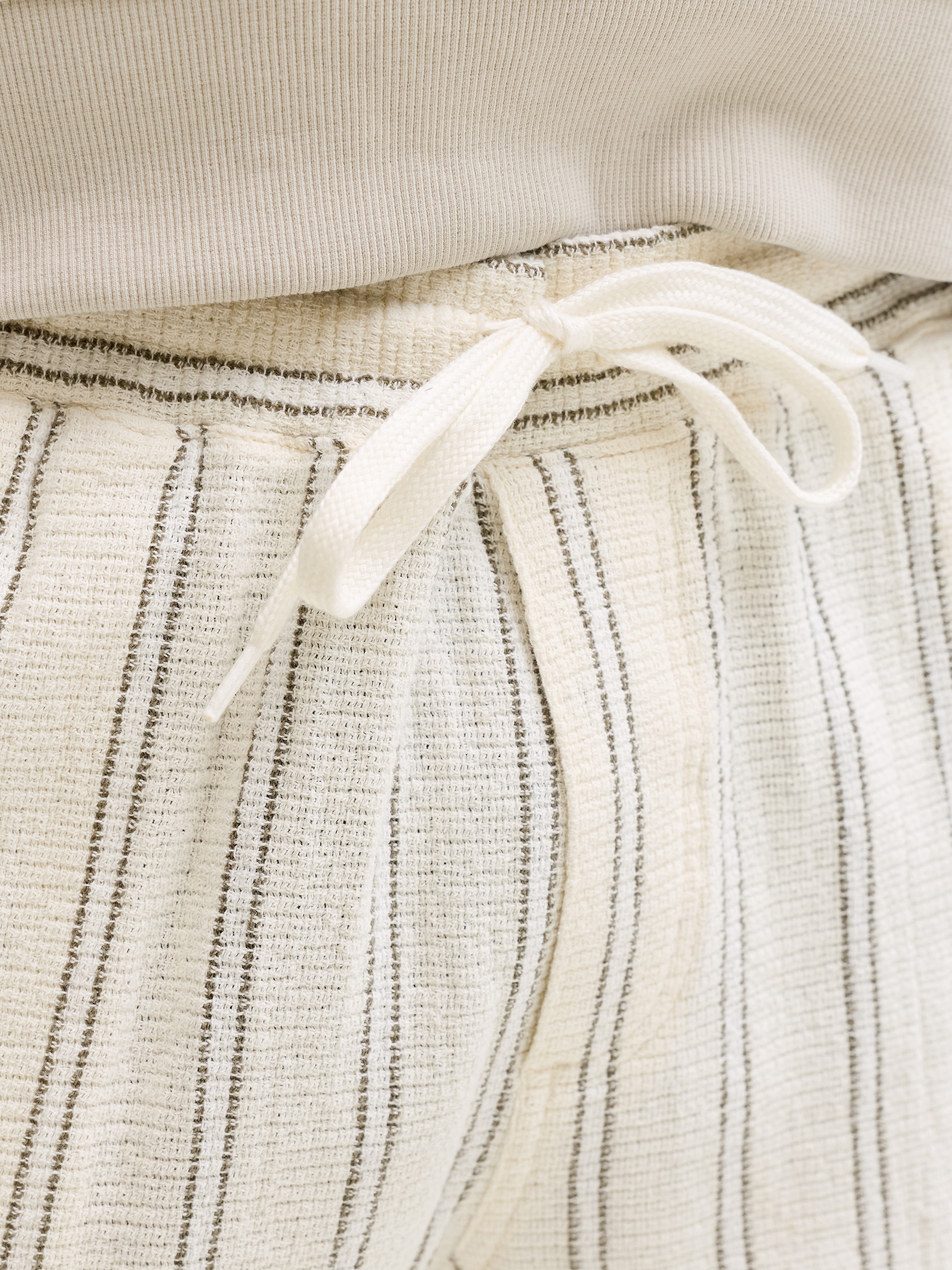 Jack & Jones Herren Shorts Antique White/S