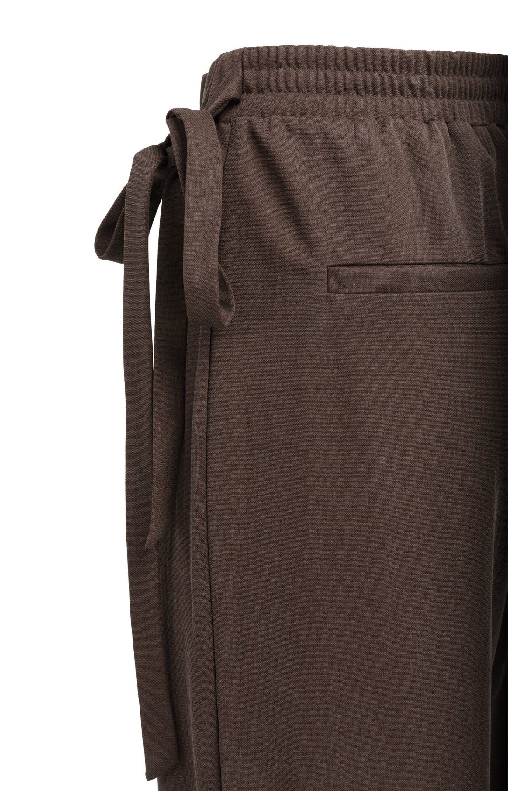 Weit geschnittene Hose mit Wickeldetail