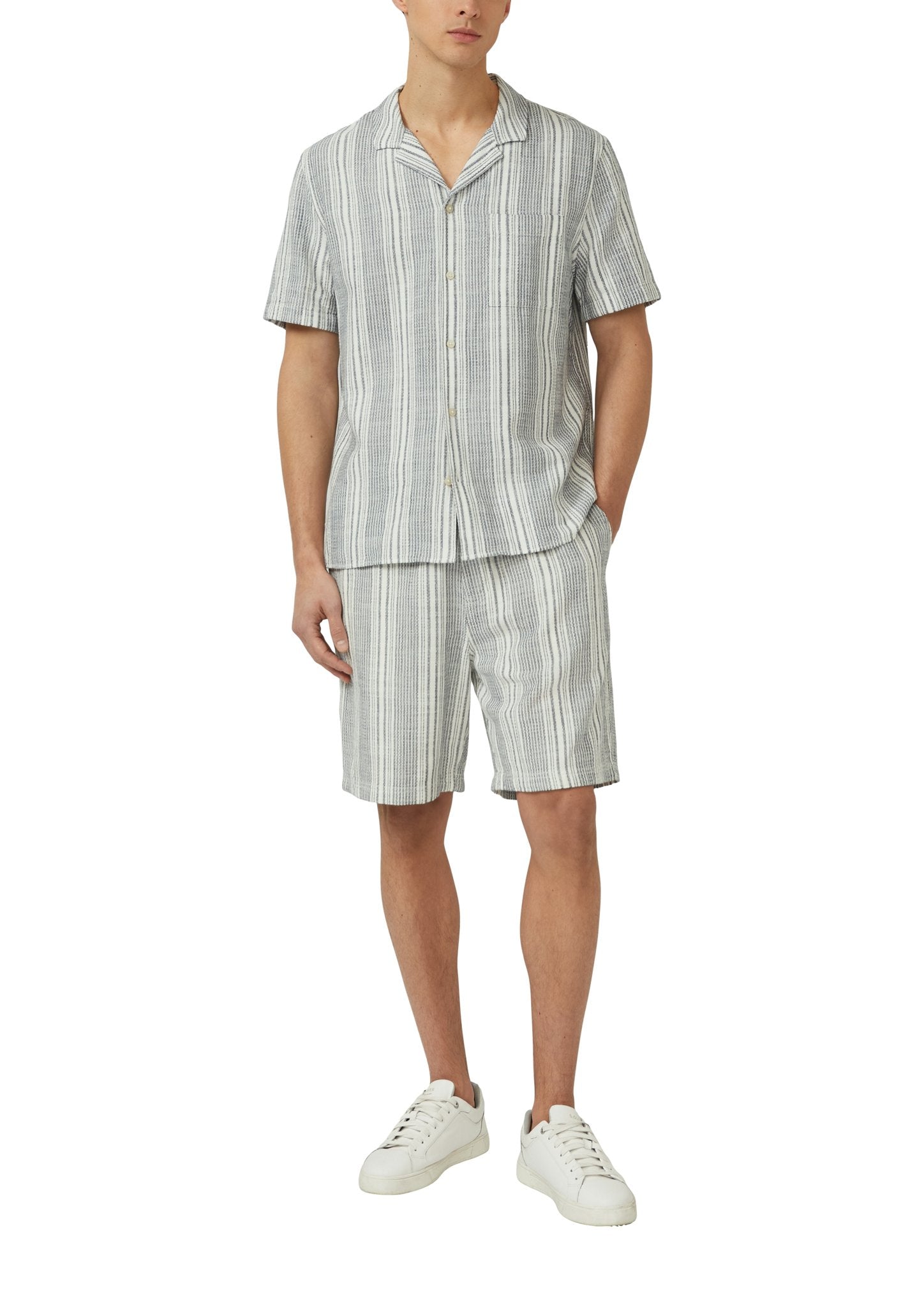 S. Oliver red Herren Shorts Blue