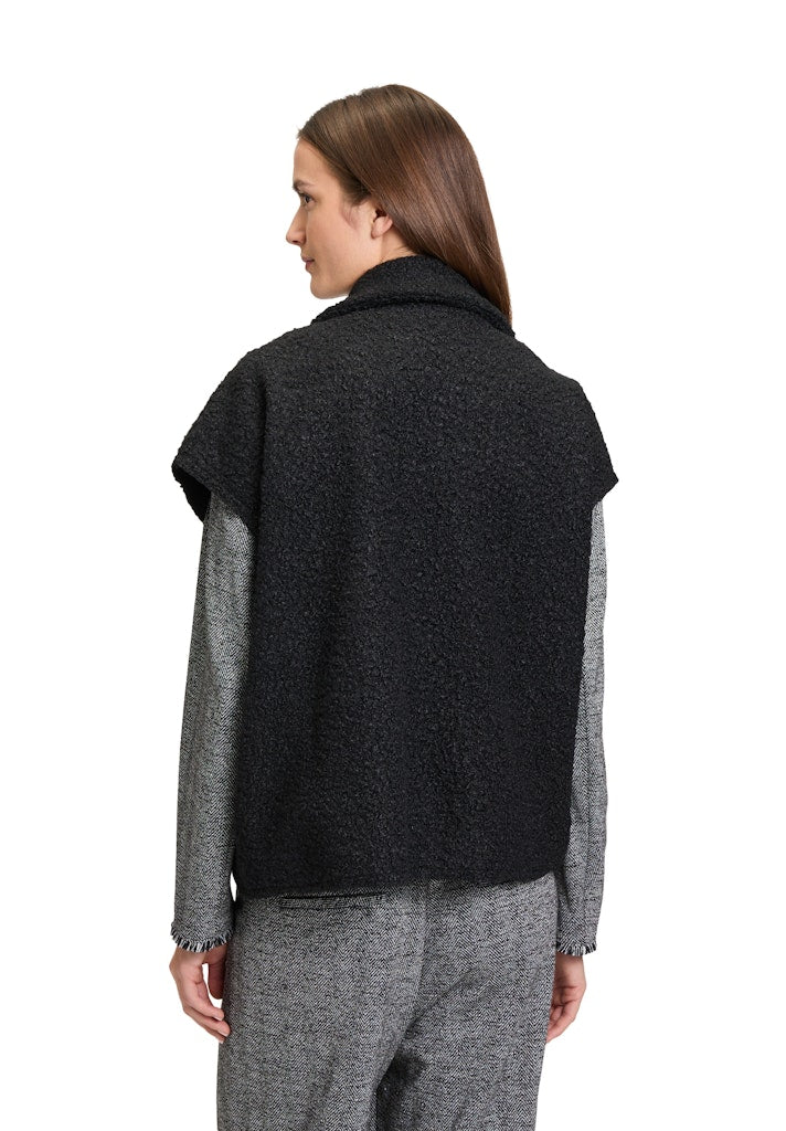 Betty & Co Damen Outdoorwesten Black