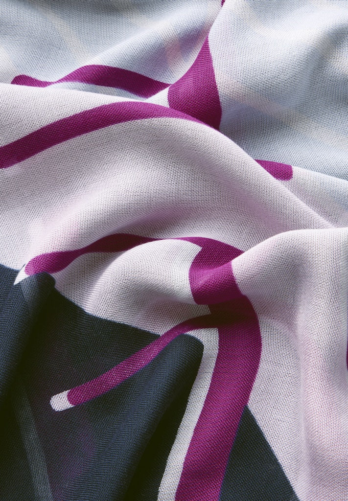 Cecil Tuch  Anemone P