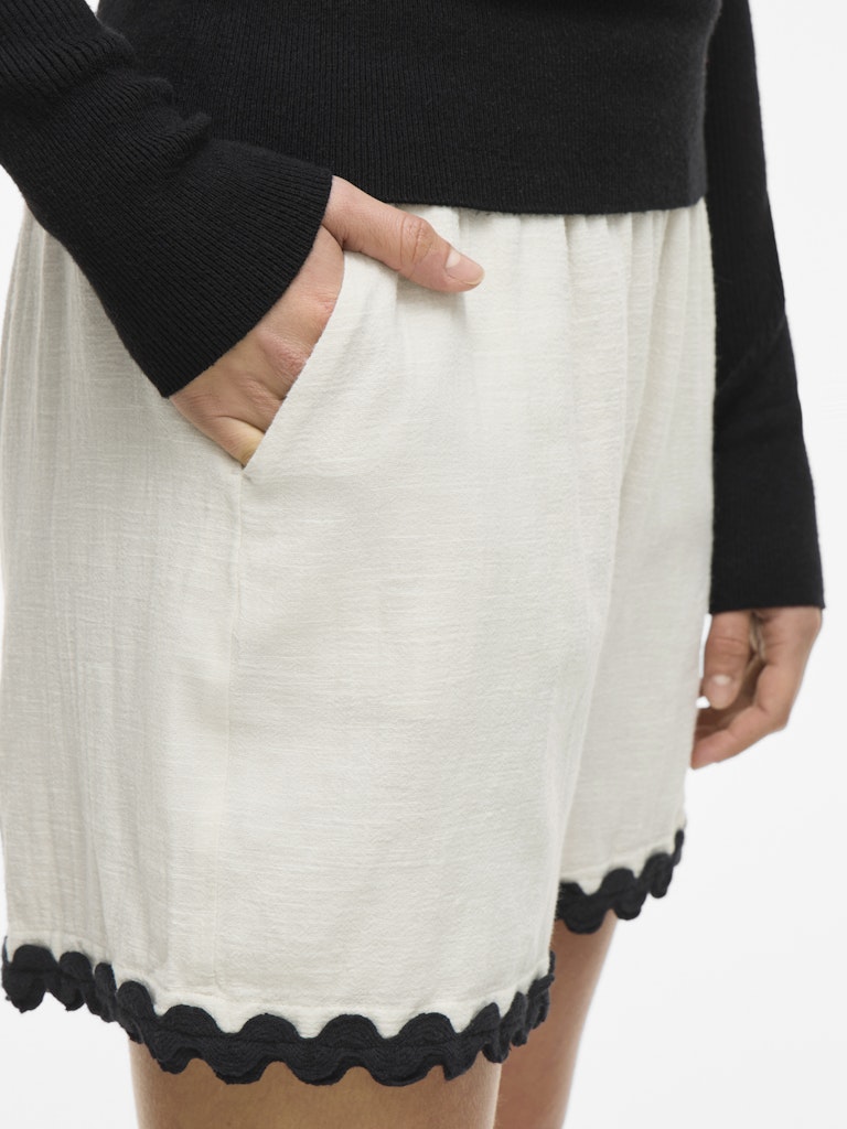 Vila Damen Shorts Birch/Black Bea