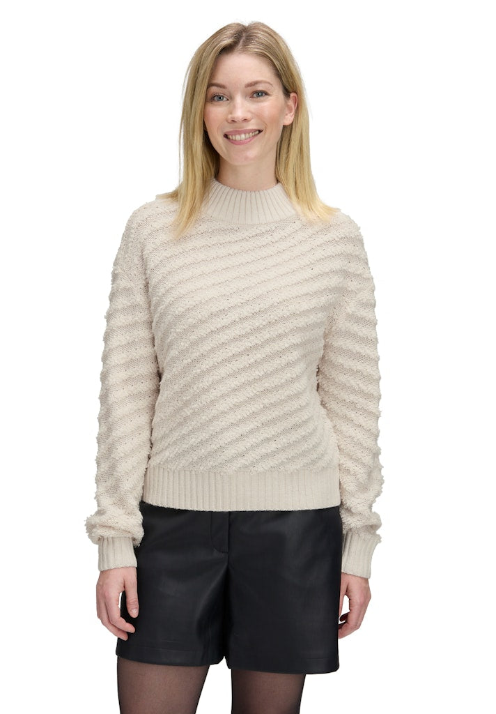 Betty & Co Damen Pullover White Sand