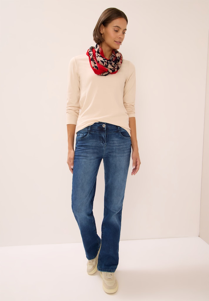 Cecil Tuch  Fiery Red