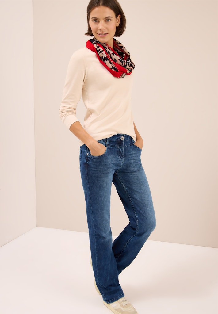 Cecil Tuch  Fiery Red