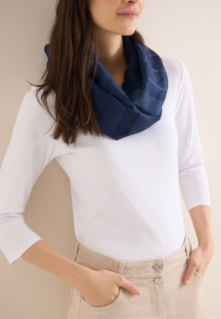 Cecil Tuch  Sporty De