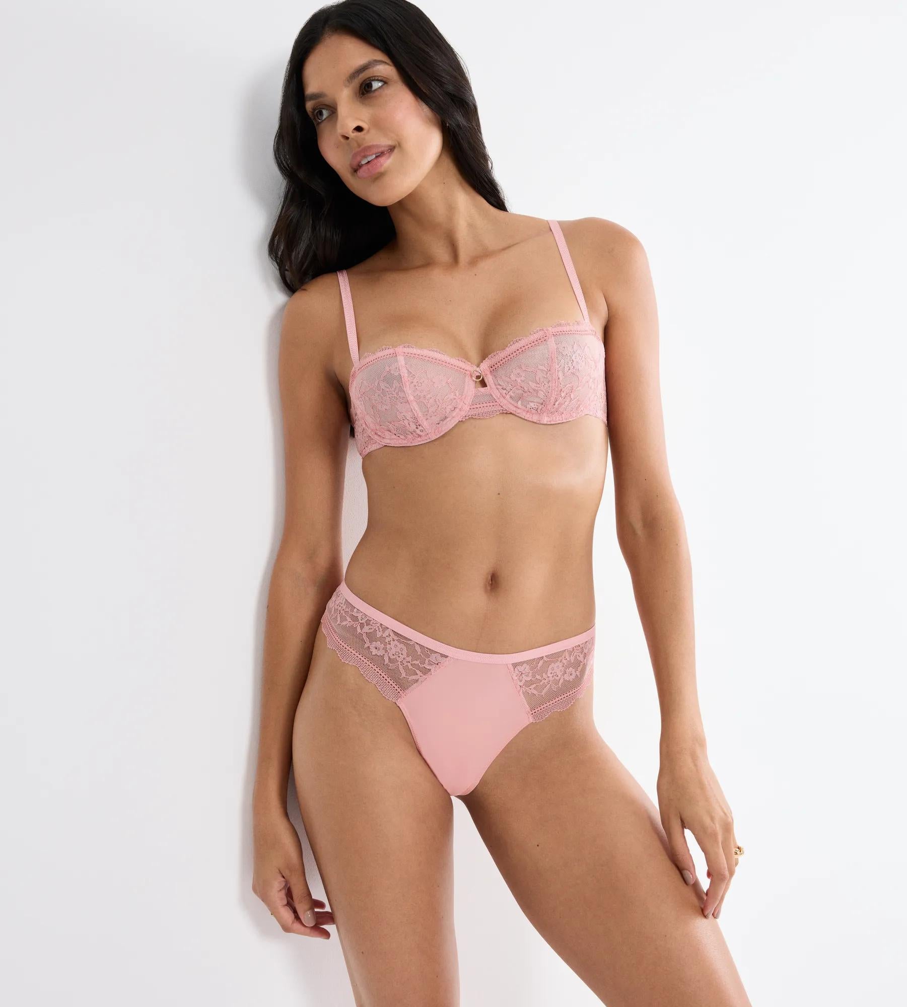 Triumph Slip  Strawberry