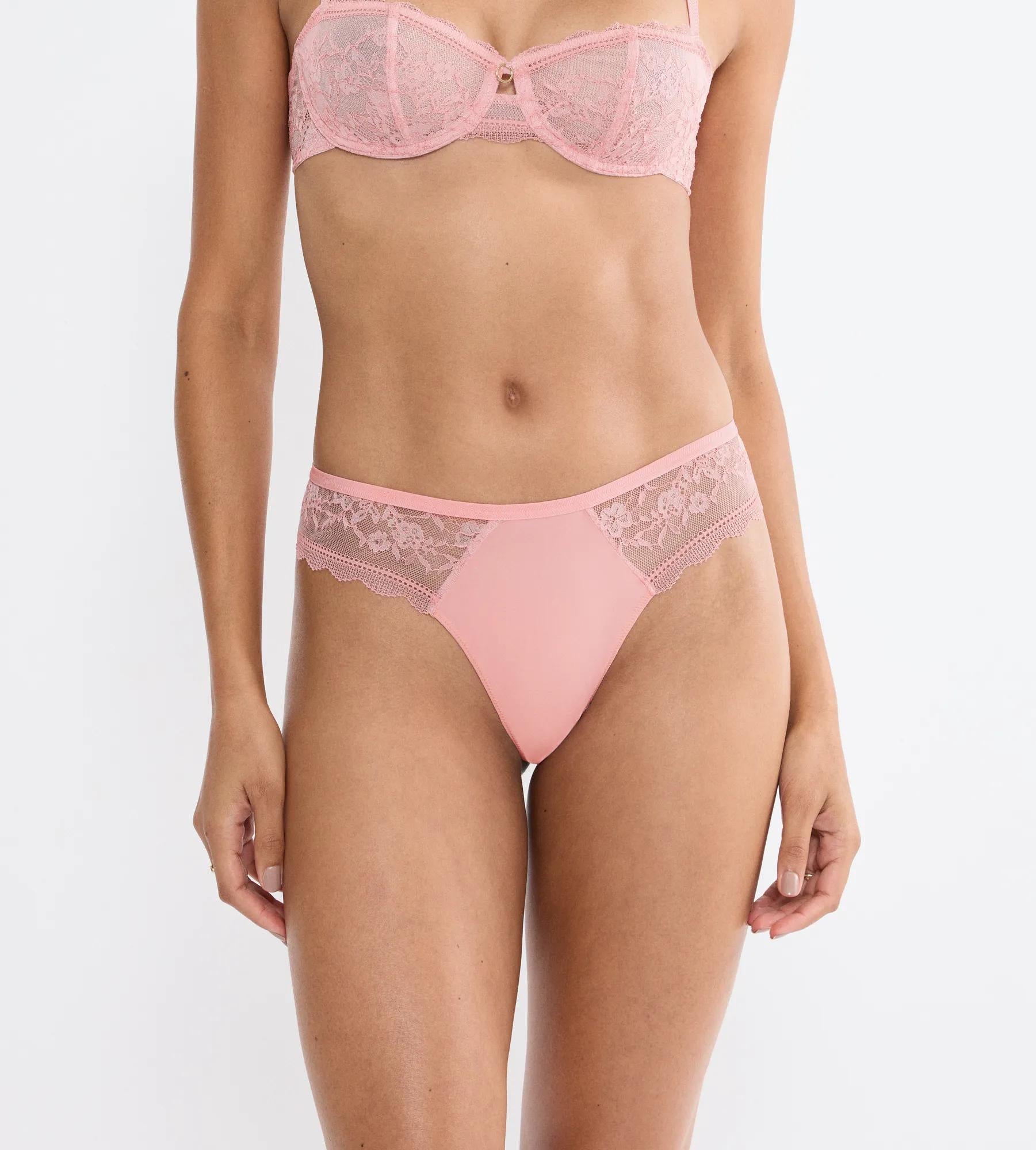 Triumph Slip  Strawberry