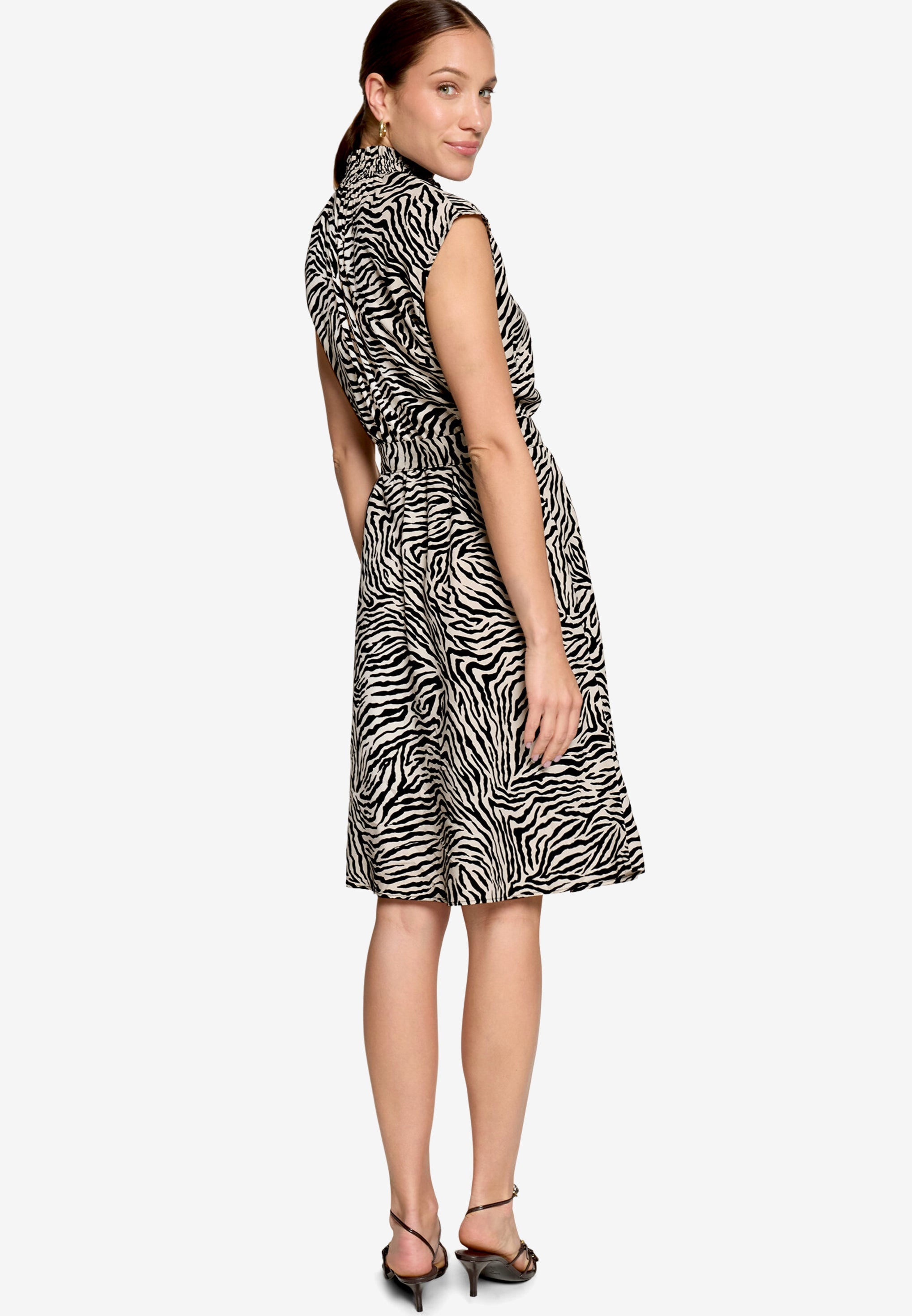 Zero Damen Kleider Cream/Black