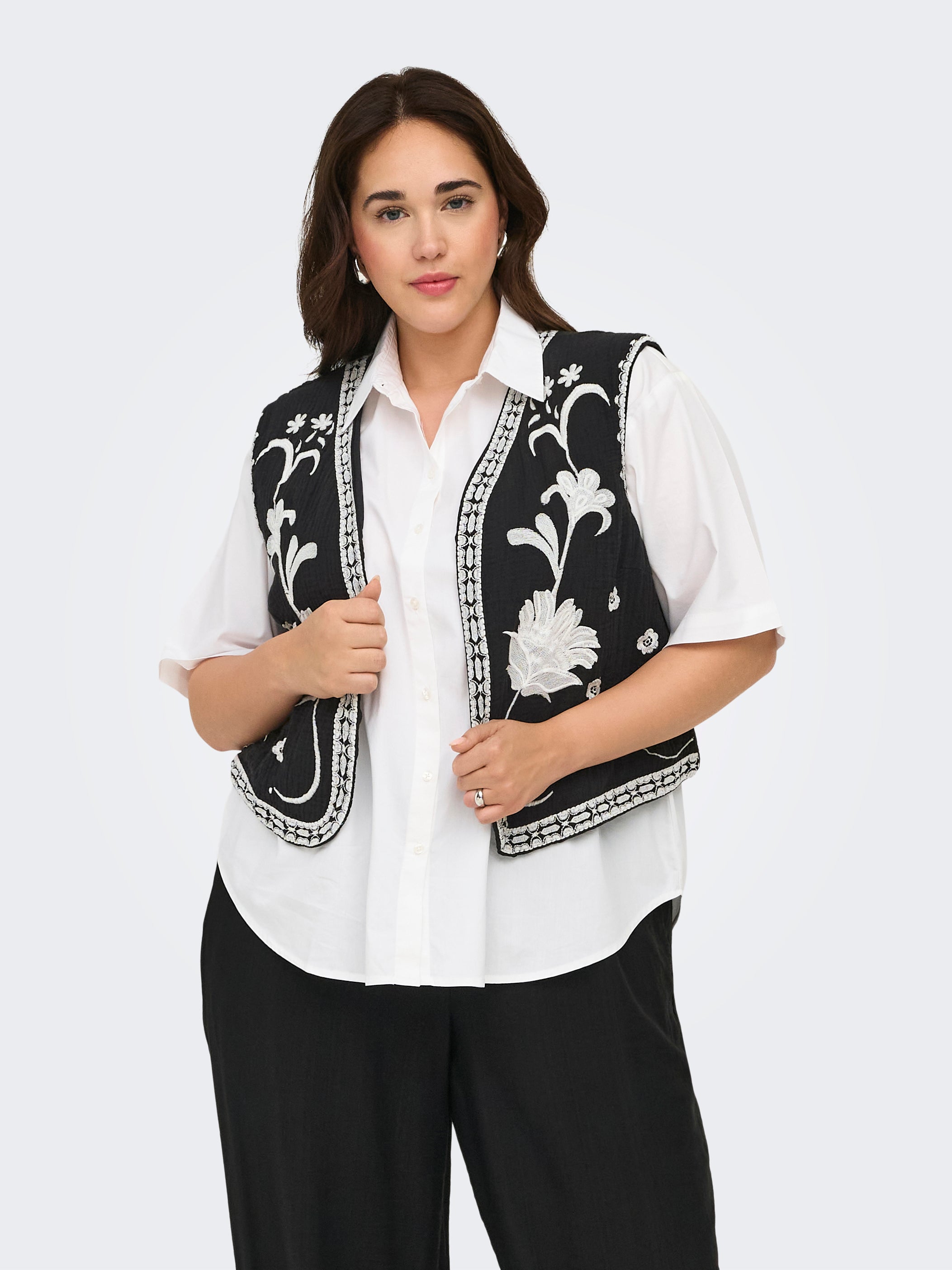 Only Caramkoma Damen Strickjacken Black/White Emb