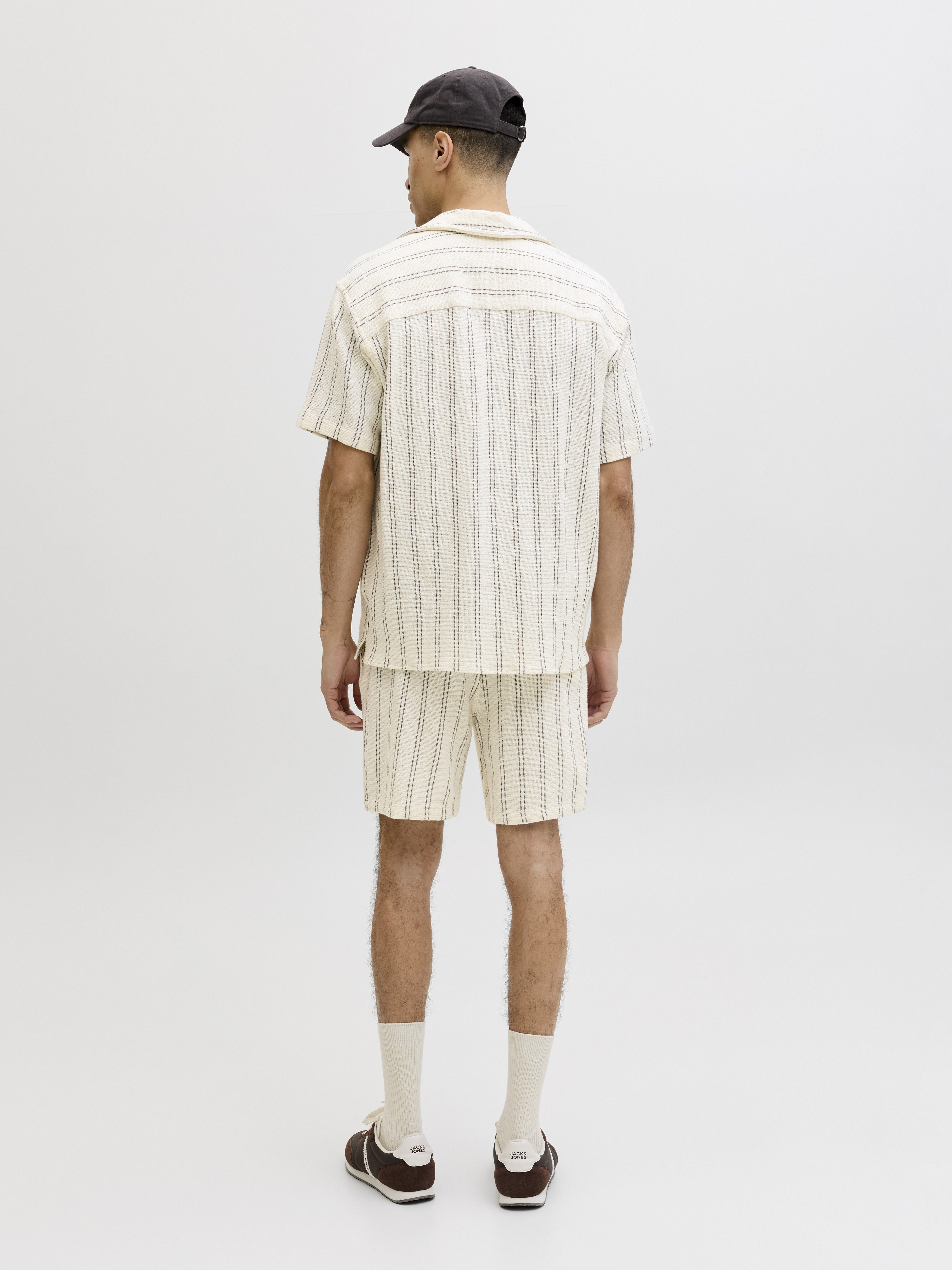Jack & Jones Herren Shorts Antique White/S