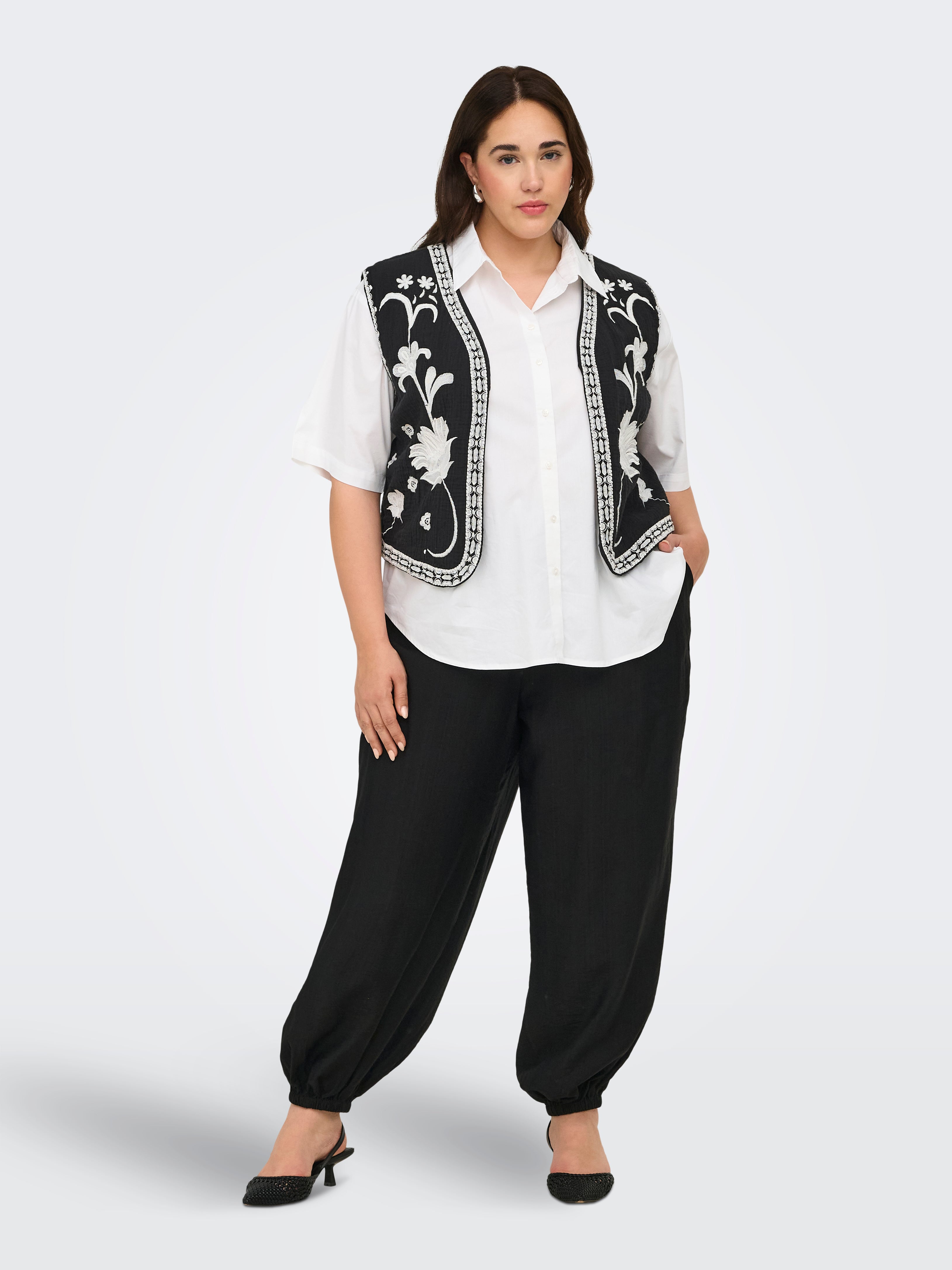 Only Caramkoma Damen Strickjacken Black/White Emb